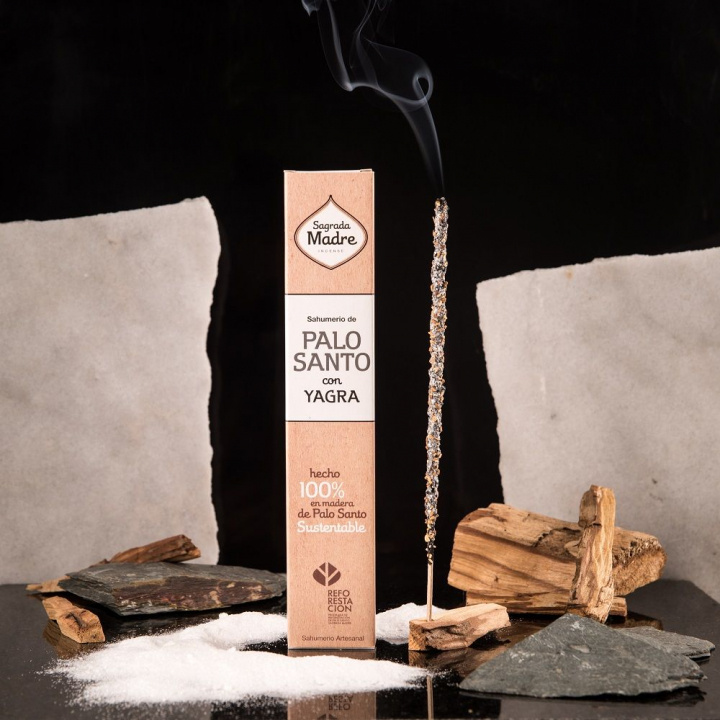 Palo Santo & Yagra suitsuketikkuja 8 kpl ryhmässä Koti & Sielu / Tunnelma & tuoksu / Suitsuke @ Rawfoodshop Scandinavia AB (11-01)