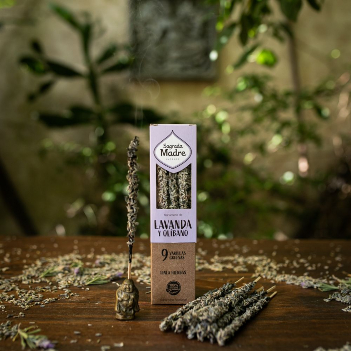 Laventeli & Frankincense suitsuketikkuja 9kpl ryhmässä Koti & Sielu / Tunnelma & tuoksu / Suitsuke @ Rawfoodshop Scandinavia AB (21-01)