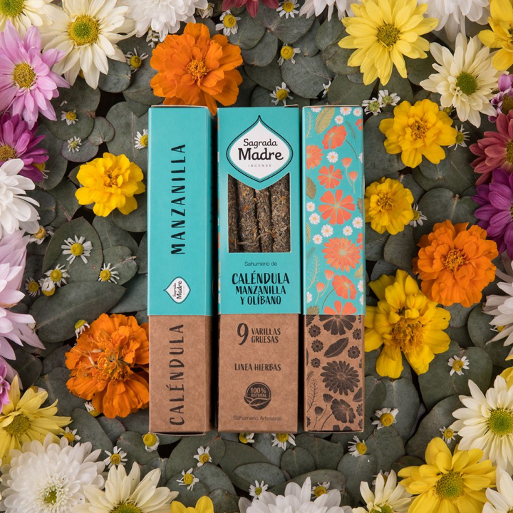 Kamomilla, Kehäkukka & Frankincense suitsuketikut 9 kpl ryhmässä Koti & Sielu / Tunnelma & tuoksu / Suitsuke @ Rawfoodshop Scandinavia AB (24-01)