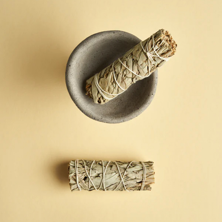 Salvia Smudge Stick ryhmässä Koti & Sielu / Tunnelma & tuoksu / Suitsuke @ Rawfoodshop Scandinavia AB (SKU-745)