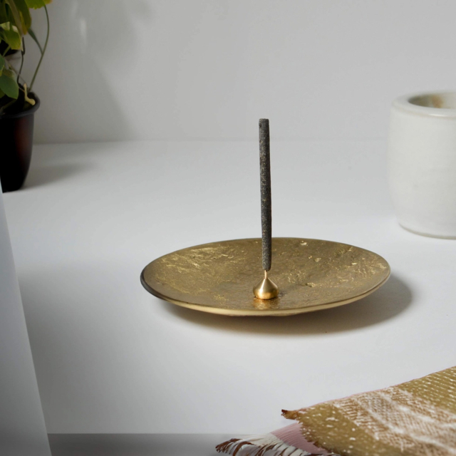 Messinkinen suitsuketeline